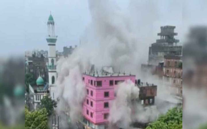 নারায়ণগঞ্জে হাকিম প্লাজায় ভয়াবহ আগুন