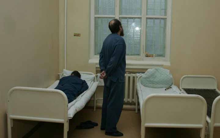 রাশিয়ায় রাজনৈতিক ভিন্ন মতাদর্শীদের মানসিক রোগী বানিয়ে রাখার অভিযোগ