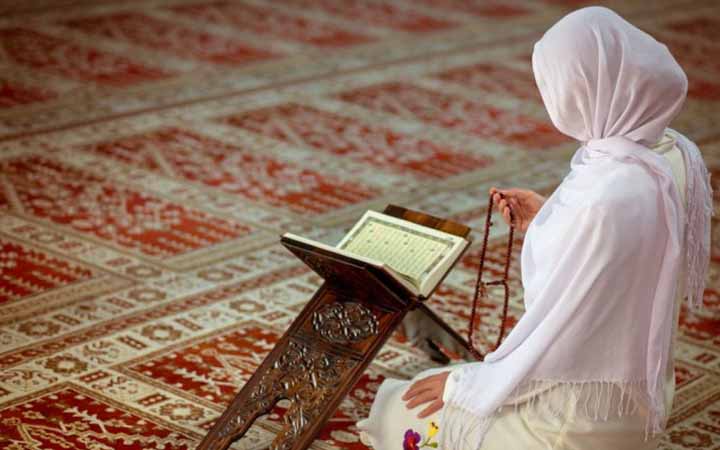 রমজানে ওষুধ খেয়ে মহিলাদের পিরিয়ড বন্ধ রাখা কি জায়েয?