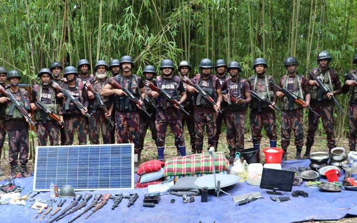 পাহাড়ে সন্ত্রাসী আস্তানা, অস্ত্র-ড্রোনসহ প্রযুক্তি সরঞ্জাম উদ্ধার