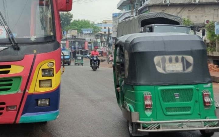 স্বাভাবিক ছন্দে ফিরছে রাঙ্গামাটি