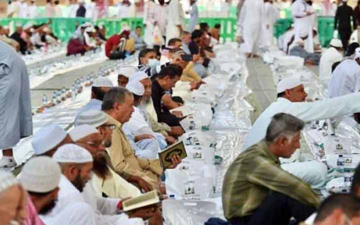 মসজিদ ফান্ডের টাকা দিয়ে ইফতারের আয়োজন করা যাবে?