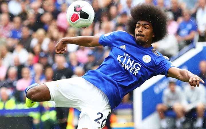 ফুটবলার হামজা দেশে পা রেখেই পৈতৃক বাড়িতে দুই দিন কাটাবেন