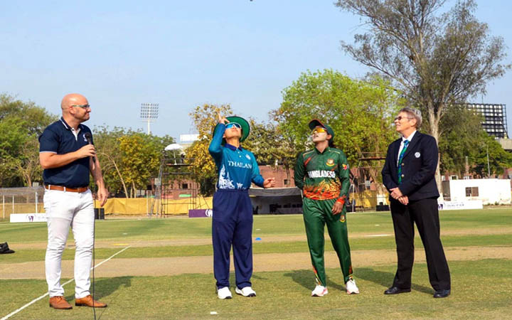 থাইল্যান্ডের বিপক্ষে টস হেরে ব্যাটিংয়ে বাংলাদেশ