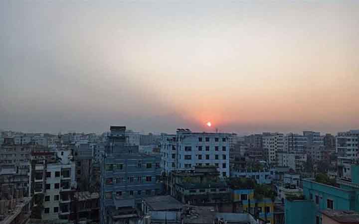 ঢাকায় দিনে বাড়তে পারে তাপমাত্রা