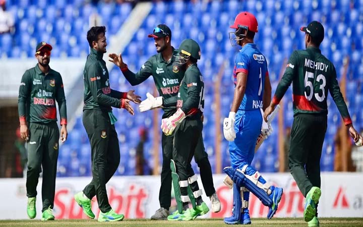 ১২৬ রানেই গুটিয়ে গেল আফগানিস্তান
