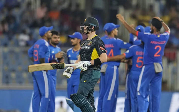 অস্ট্রেলিয়াকে ফের হারাল ভারত