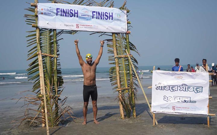 ১৯তম বাংলা চ্যানেল পাড়িতে প্রথম সাইফুল ইসলাম রাসেল