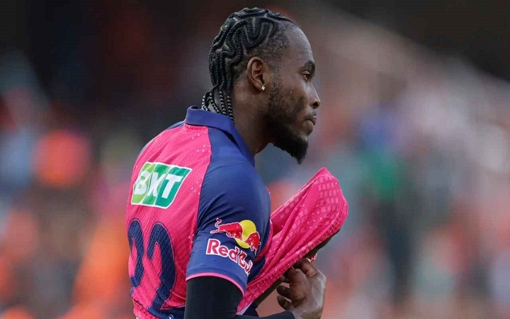 আর্চারকে ‘কালো ট্যাক্সি’ বলে বিতর্কের মুখে সাবেক ভারতীয় ক্রিকেটার