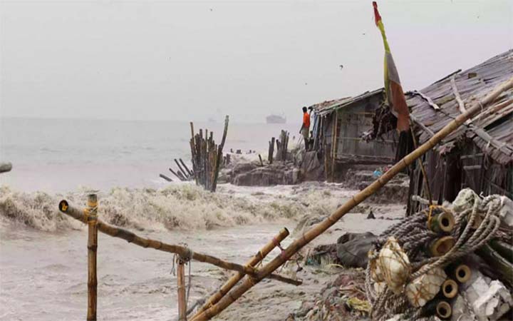 ঘূর্ণিঝড় সিত্রাংয়ের আঘাতে সারাদেশে ২৬ জনের মৃত্যু