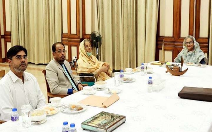 প্রধানমন্ত্রীর সাথে রওশন এরশাদ ও জি এম কাদেরের সাক্ষাৎ