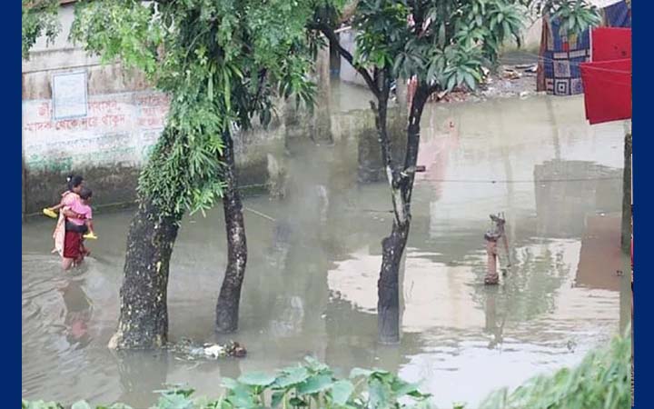 সিলেটে কমতে শুরু করেছে বন্যার পানি, বর্ষায় বাড়ছে রোগবালাই