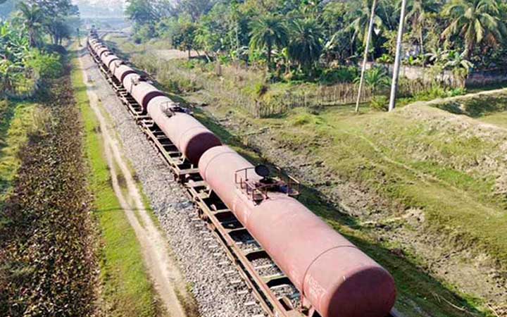 মোংলা বন্দর দিয়ে রেলে পণ্য পরিবহন শুরু