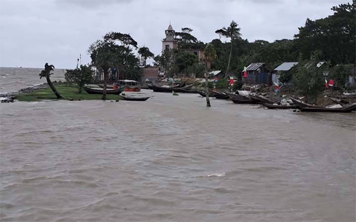 সাগরে ৯১ মাঝিমাল্লাসহ ৭ ট্রলারডুবি, ২৩ জেলে নিখোঁজ