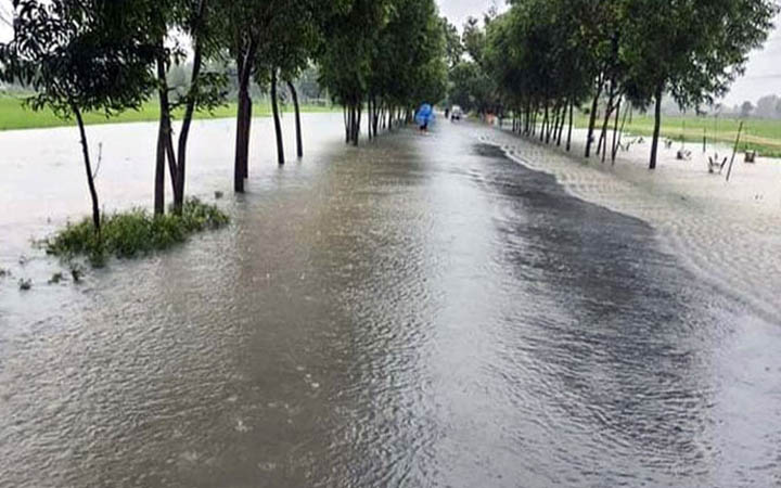 বিপৎসীমা ছুঁইছুঁই দিনাজপুরের ৩ নদীর পানি