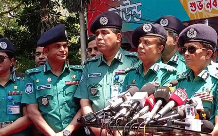 দুষ্টু পোলাপান চিরকুট দিয়ে হুমকি দিয়েছে : ডিএমপি কমিশনার