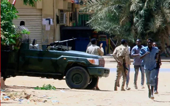 সুদানে সেনাবাহিনী-প্যারা মিলিটারি সংঘর্ষ, নিহত বেড়ে ৫৬