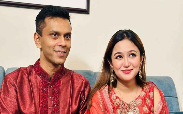 আংটিবদল চমকের, বললেন শিগগিরই বিয়ে