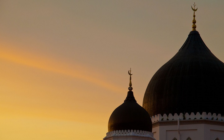 আল্লাহ জুমার দিন বান্দাকে যে আদেশ দিয়েছেন