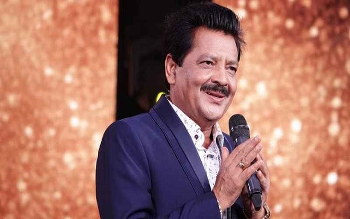 সেলফির বিনিময়ে তরুণীকে চুম্বন, মুখ খুললেন উদিত নারায়ণ