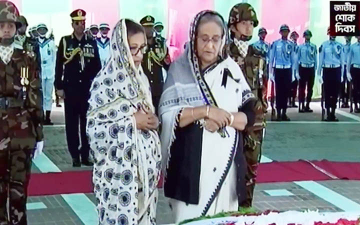 বঙ্গবন্ধুর সমাধিতে প্রধানমন্ত্রীর শ্রদ্ধা