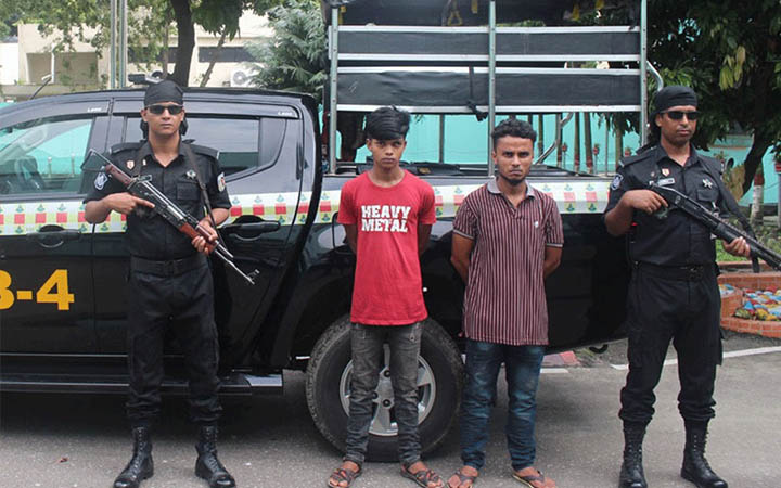 রাজধানীতে ৫০ কেজি গাঁজাসহ দুই কারবারি গ্রেফতার