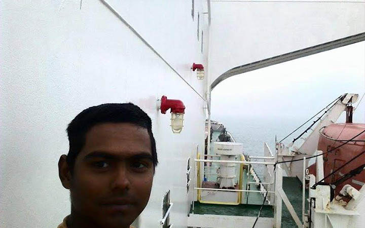 ভারত মহাসাগরে বাংলাদেশি জাহাজ জিম্মি, ২ নাবিকের বাড়ি নোয়াখালীতে চলছে আহাজারি