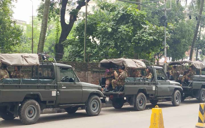 বার্ন ইনস্টিটিউটের সামনে আইনশৃঙ্খলা বাহিনীর কড়া নিরাপত্তা