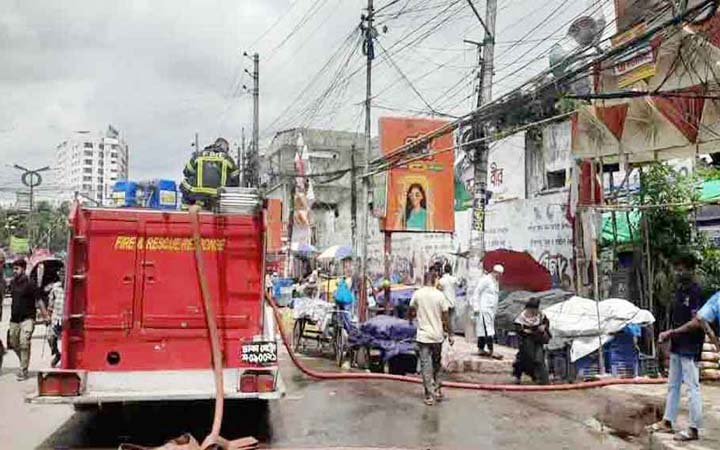 শহীদ জিয়া হলে আগুন, নিয়ন্ত্রণে ২ ইউনিট