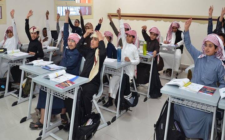 সন্তান স্কুল ফাঁকি দিলে জেল হতে পারে বাবা-মায়ের