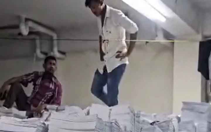 একাদশ শ্রেণির আসল বই আসার আগেই নকলে বাজার সয়লাব