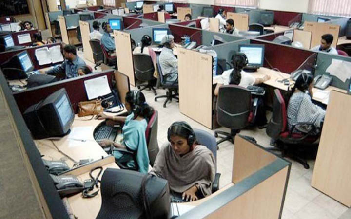 ঈদের আগে শেষ কর্মদিবস আজ