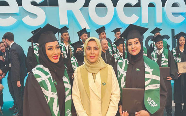 স্পেনের মর্যাদাসম্পন্ন প্রতিষ্ঠান থেকে ২০০ সৌদির গ্রাজুয়েশন
