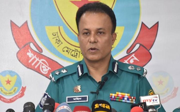 ১৩ দিনে রাজধানীতে ৬৪ গাড়িতে আগুন