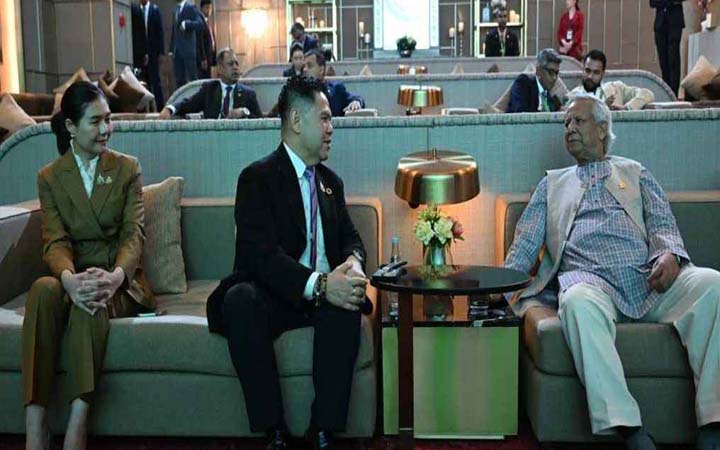 প্রধান উপদেষ্টার সঙ্গে সাক্ষাৎ করলেন থাইল্যান্ডের দুই মন্ত্রী