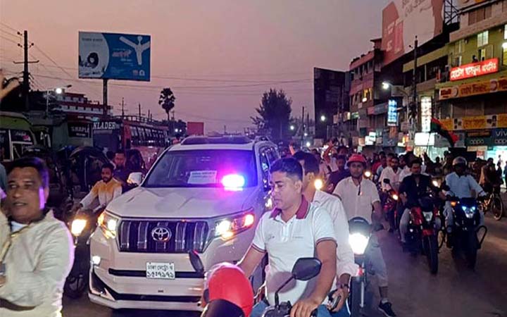 বরিশালে পৌঁছেছেন মির্জা ফখরুলসহ কেন্দ্রীয় নেতারা