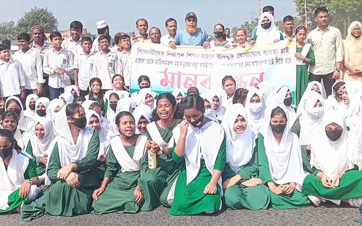 আন্ডারপাসের দাবিতে ঢাকা-টাঙ্গাইল মহাসড়কে অবরোধ