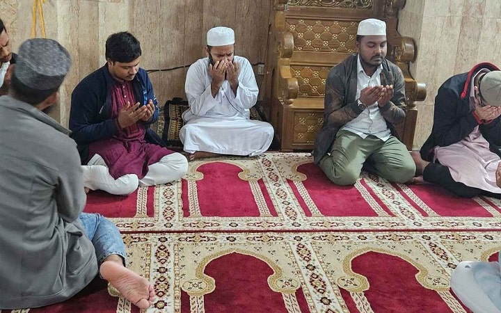 হাদির সুস্থতা কামনায় ঢাকা কলেজ ছাত্রশিবিরের দোয়া মাহফিল