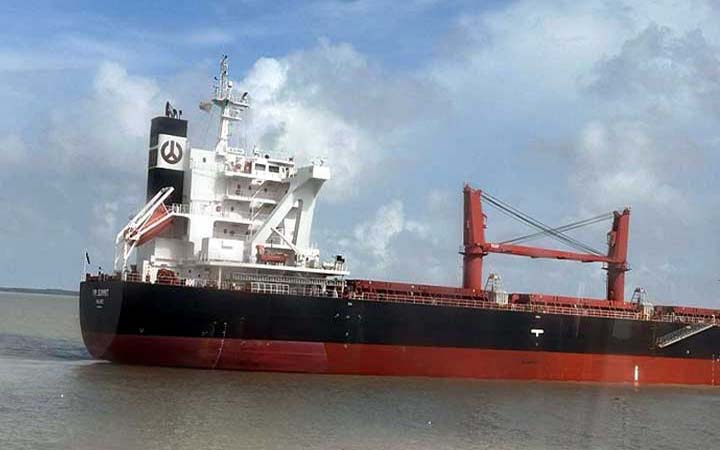কয়লা নিয়ে আরও এক জাহাজ পায়রা বন্দরে