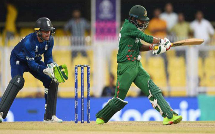 বাংলাদেশকে ৪ উইকেটে হারাল ইংল্যান্ড