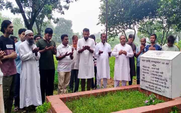 শহীদ ইয়ামিন ও শ্রাবনের কবর জিয়ারতে ডেপুটি অ্যাটর্নি জেনারেল