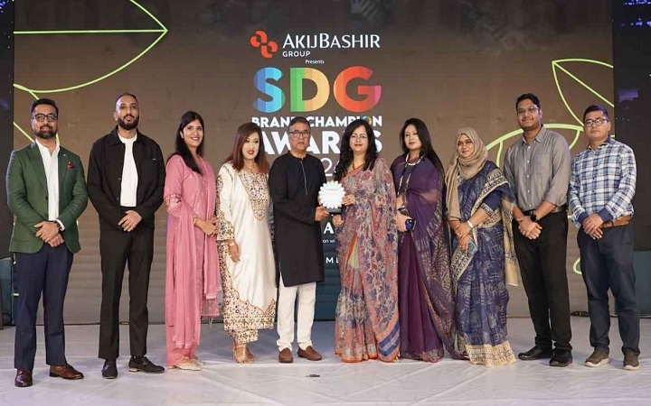 ২ ক্যাটাগরিতে এসডিজি অ্যাওয়ার্ড পেল গ্রামীণফোন