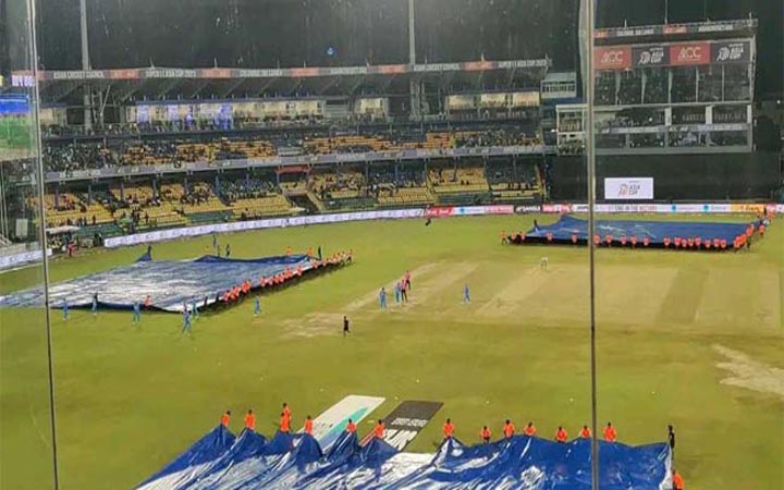 বৃষ্টিতে বন্ধ খেলা, বিপদে পাকিস্তান