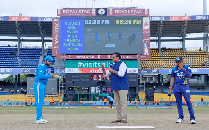 টসে জিতে ব্যাটিংয়ে ভারত