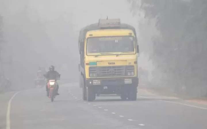 ভরা গ্রীষ্মেও কেন বিভিন্ন অঞ্চল কুয়াশাচ্ছন্ন?