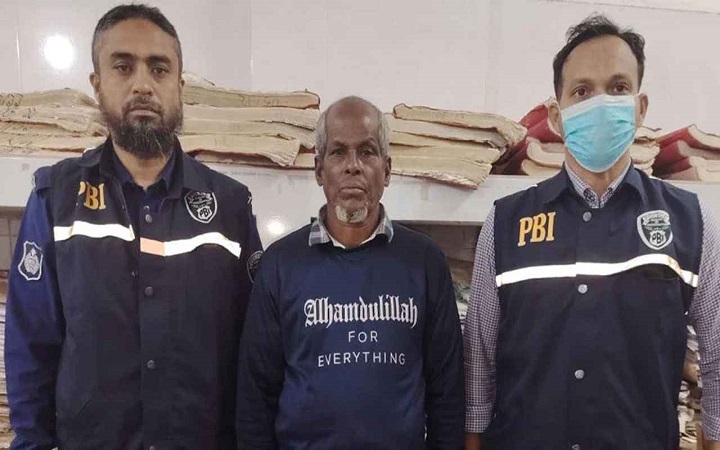 বিমানবন্দর থেকে হত্যা মামলার আসামি গ্রেফতার