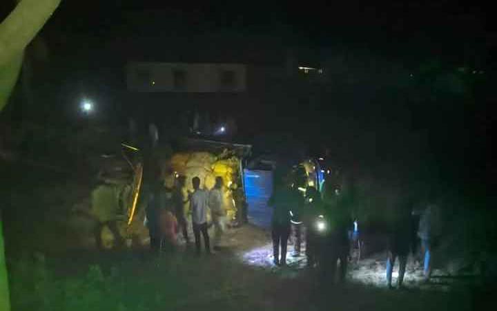 গাইবান্ধায় ট্রাকের ধাক্কায় প্রাণ গেল হেলপারের