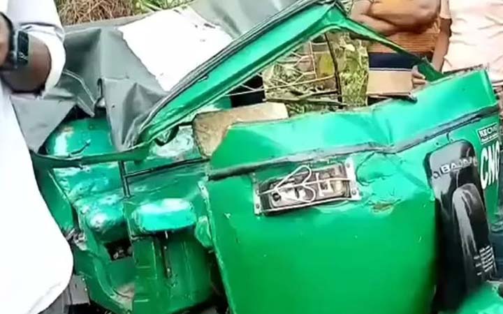 নবীনগরে বাস-অটোরিকশার সংঘর্ষে নিহত ৩