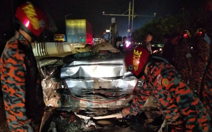 ঢাকা-মাওয়া এক্সপ্রেসওয়েতে দুই ট্রাকের সংঘর্ষ, নিহত ১