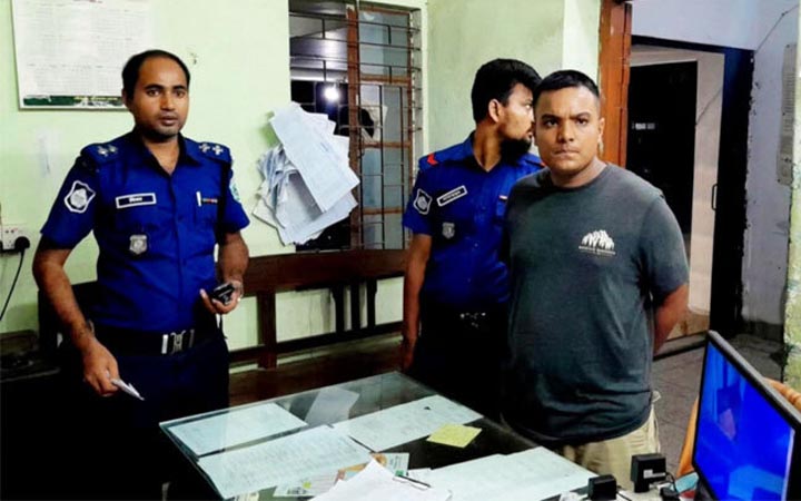 যৌথবাহিনীর অভিযানে ফেনসিডিলসহ জুলাই যোদ্ধা আটক